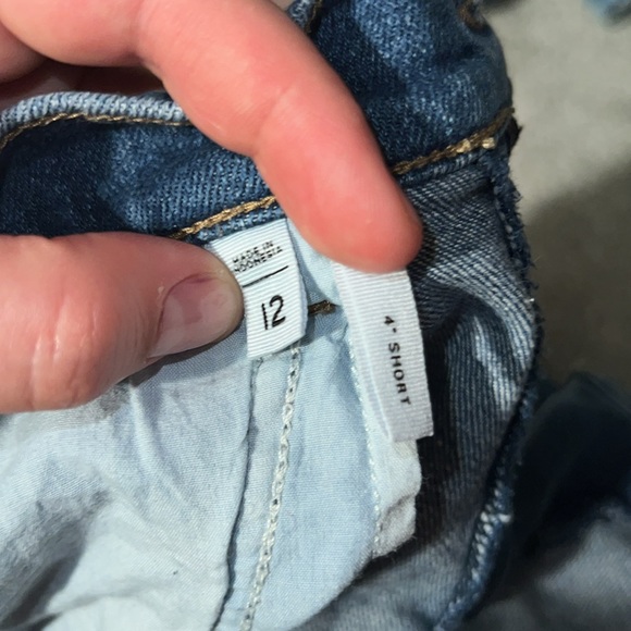 Loft shorts frayed at the bottom - 4in - Picture 4 of 4